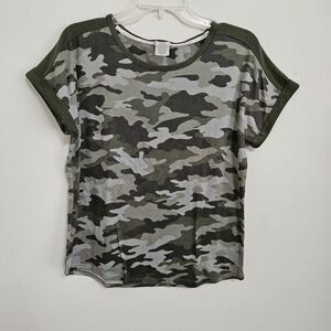 Lucky Brand Womens Size M Rolled Sleeve Camouflage Plush Knit Shirt Short Sleeve